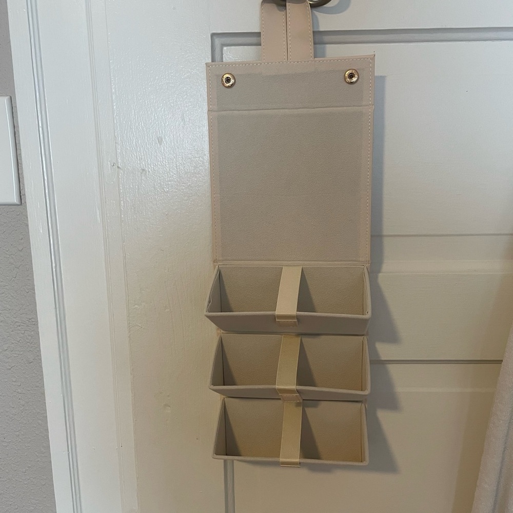 3 slot sunglass case